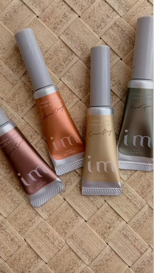 【まだ黒マスカラだけですか？👀】